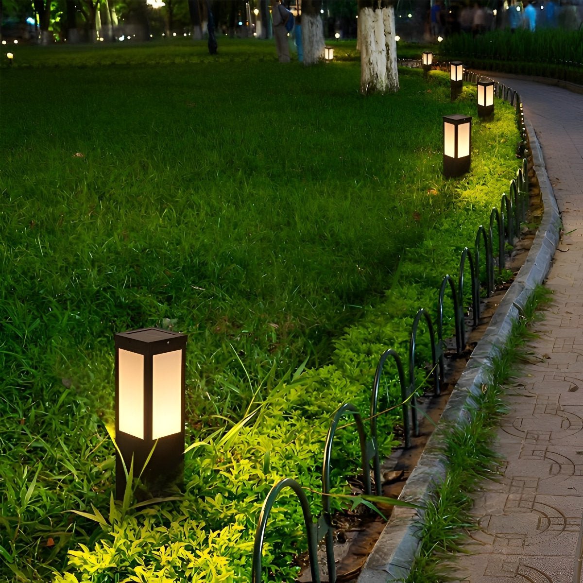 Square Waterproof LED Modern Solar Outdoor Path Lights Post Lights Walkway Lamps